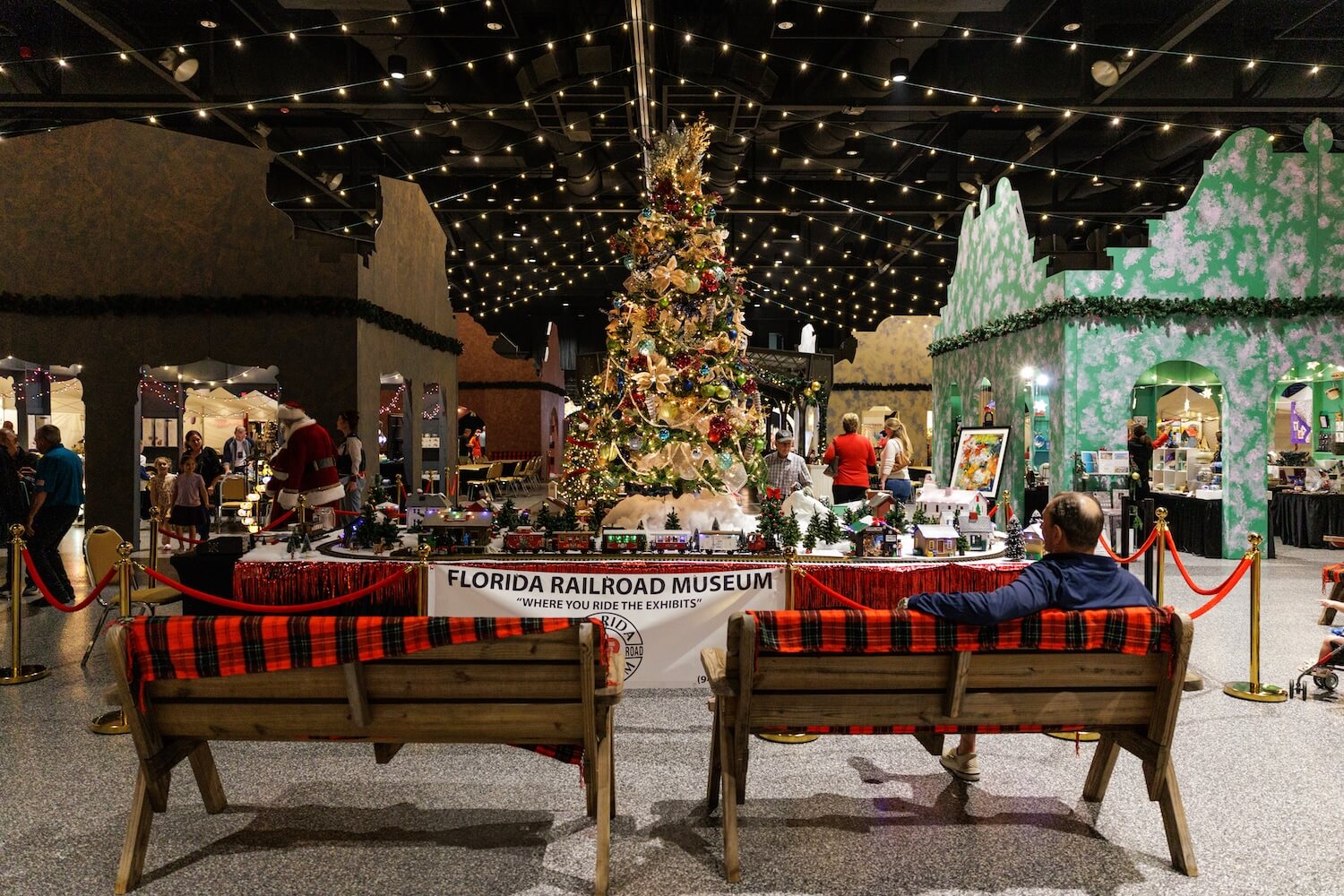 Picture of FL Railroad Museum train and center Christmas tree at 2025 EHM